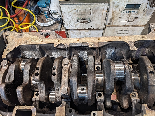 PXL 20231203 205745090