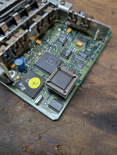 PXL 20250322 012642897